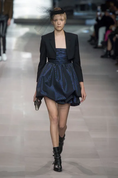 Look 53